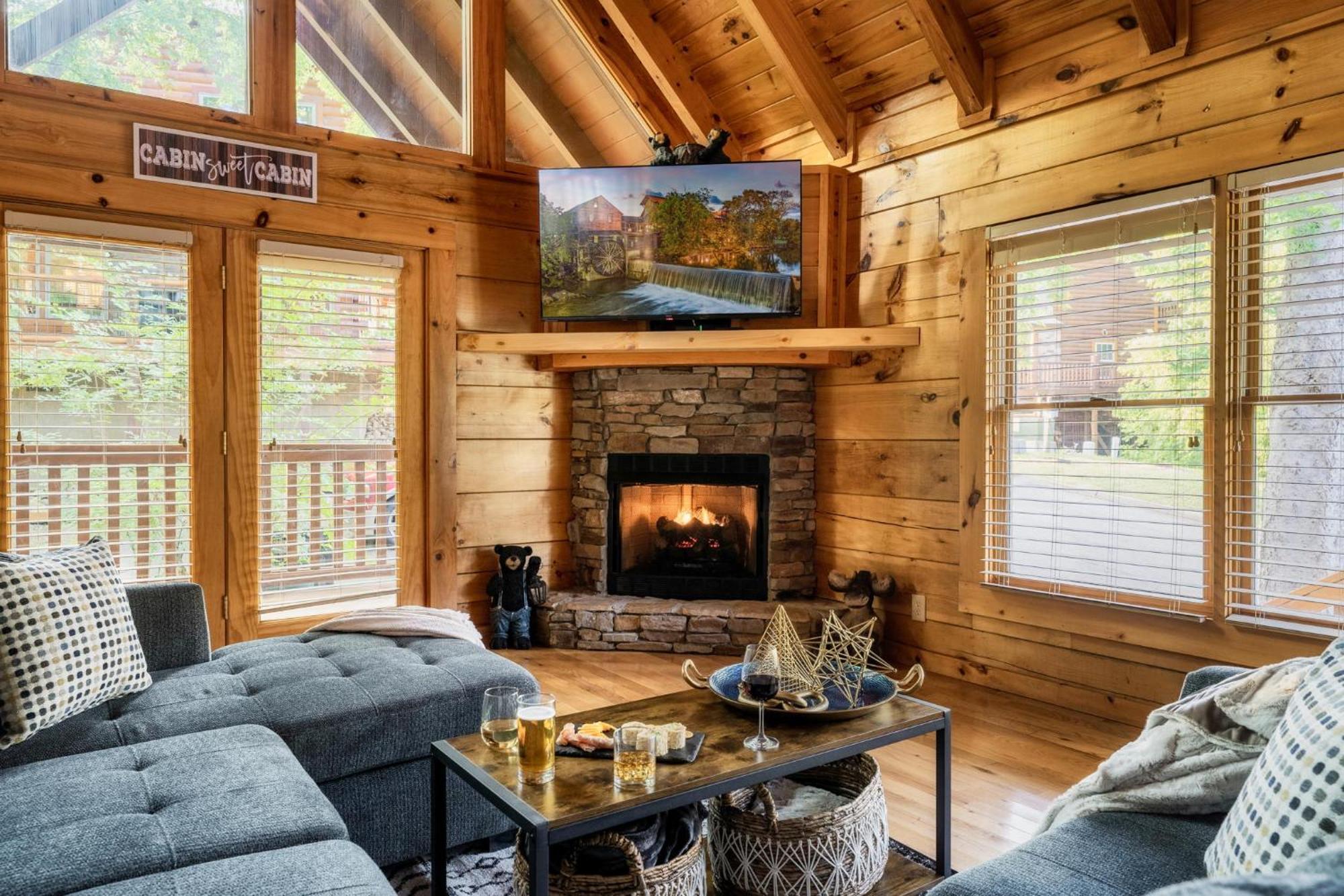 Alpine Resort Near Dollywood, Hot Tub, Game Room, Outdoor Pool, Fast Wifi 鸽子谷 外观 照片
