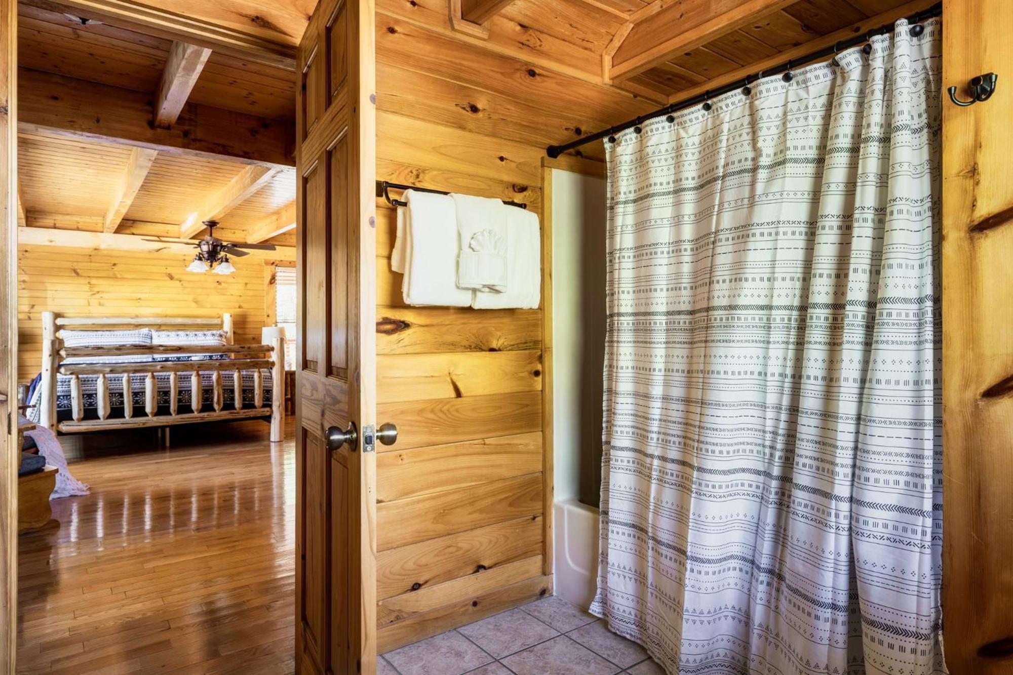 Alpine Resort Near Dollywood, Hot Tub, Game Room, Outdoor Pool, Fast Wifi 鸽子谷 外观 照片